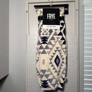 Frye Silky Soft Throw‎ Blue / Cream Southwestern Print 50"x70" NWT Aztec Western